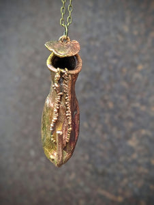 Carnivorous Nepenthes Pitcher Necklace